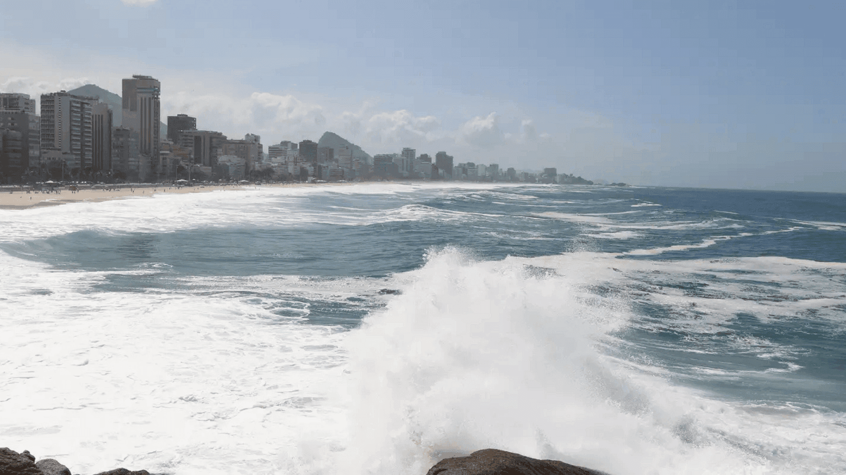 Ressaca na praia da Barra