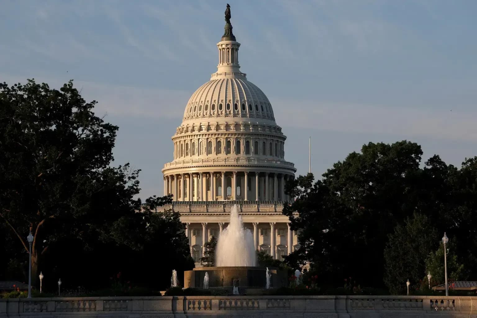 Shutdown: mais de 850 voos internacionais são cancelados nos EUA