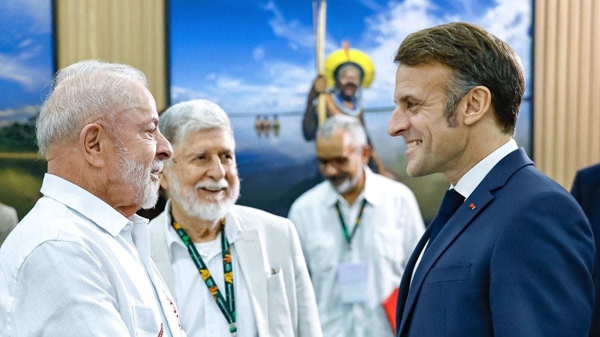 Lula e Emmanuel Macron em Belém, no Pará