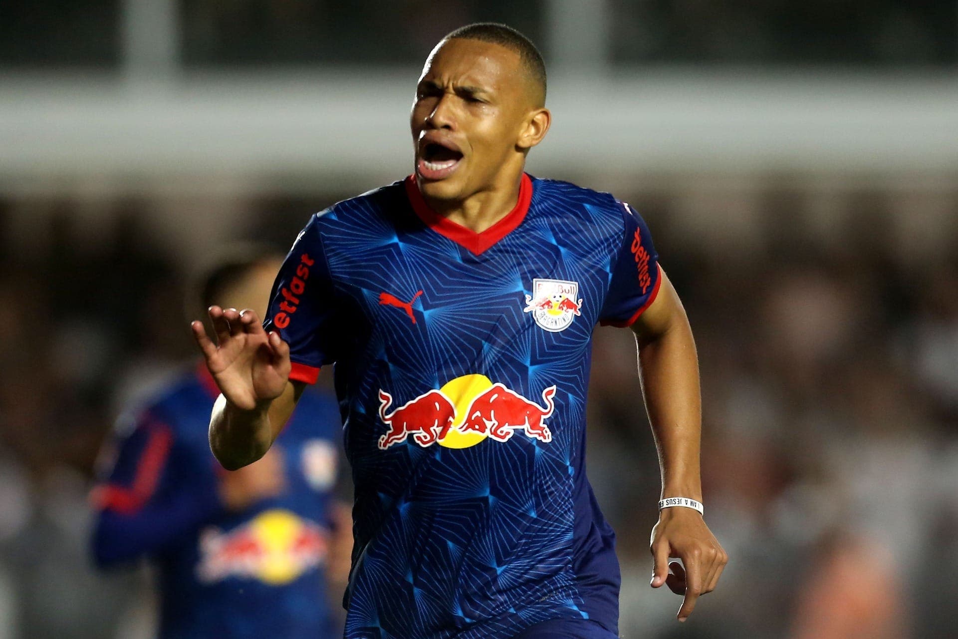 Jhon Jhon marcou o gol da vitória do Massa Bruta