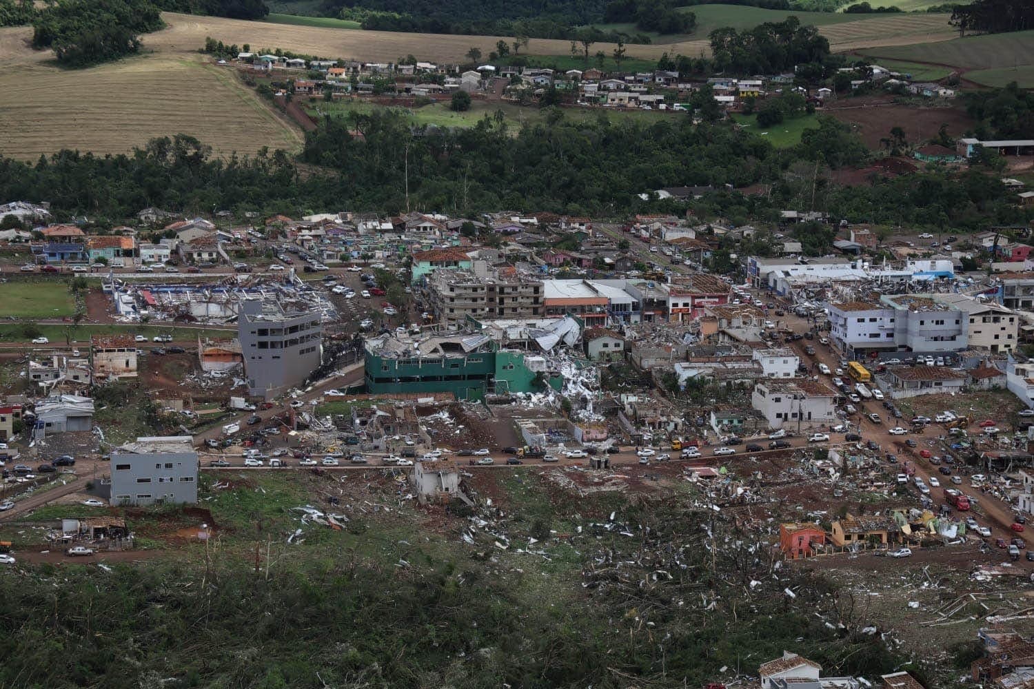 Rio Bonito do Iguaçu após passagem do tornado