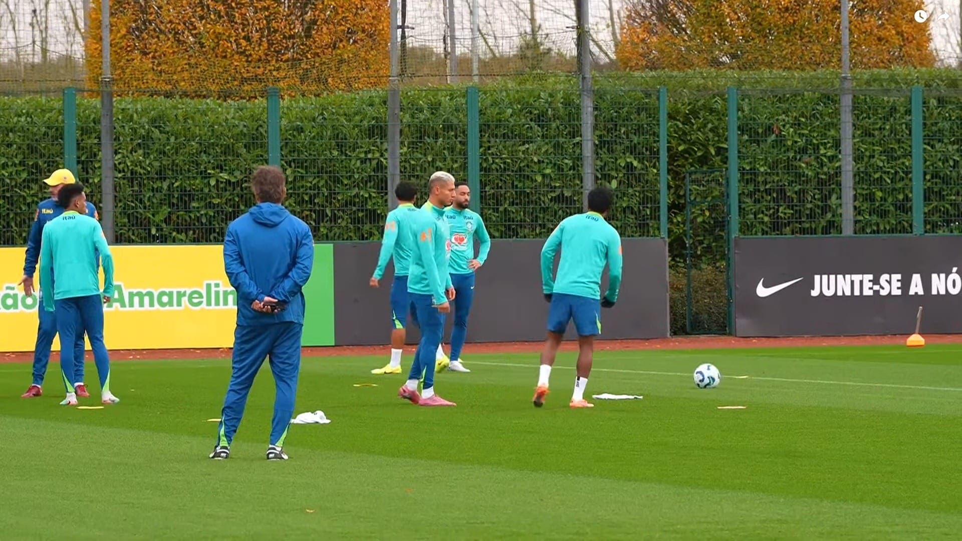 Atividade aconteceu no CT do Arsenal, que deve hospedar os trabalhos até quinta-feira