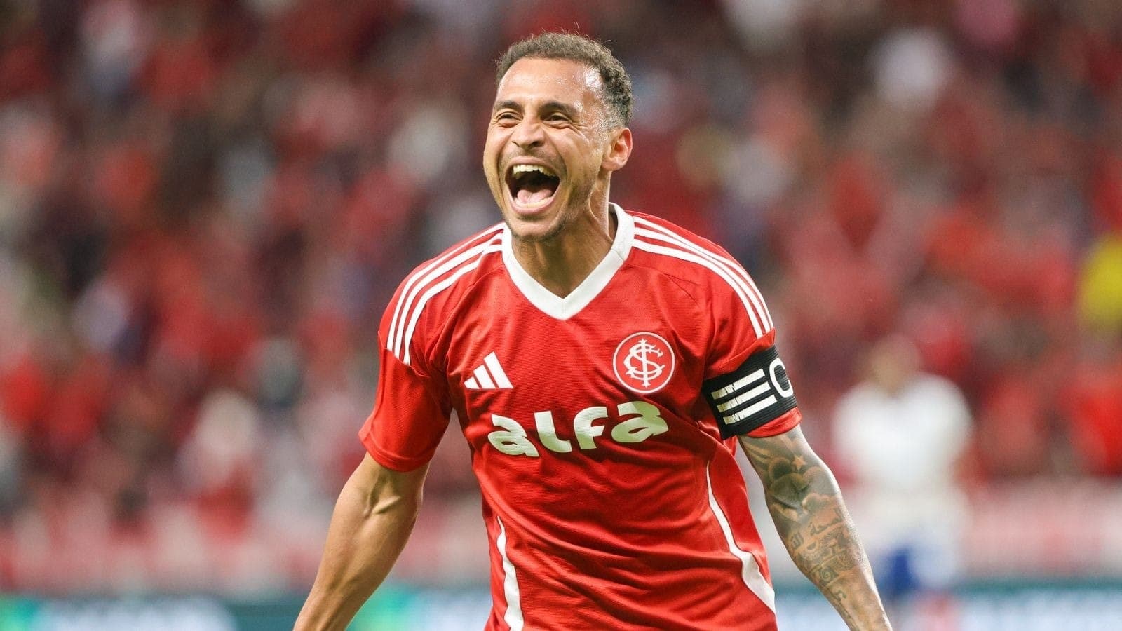 Alan Patrick em ação pelo Internacional