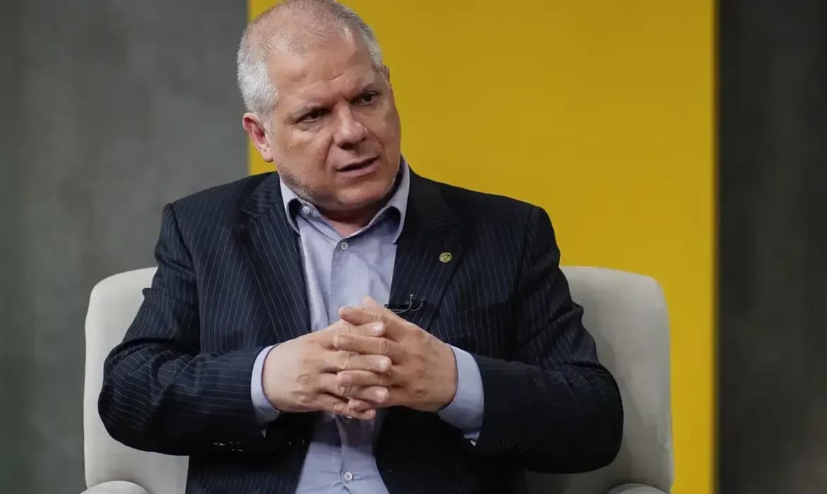 PF prende ex-presidente do INSS