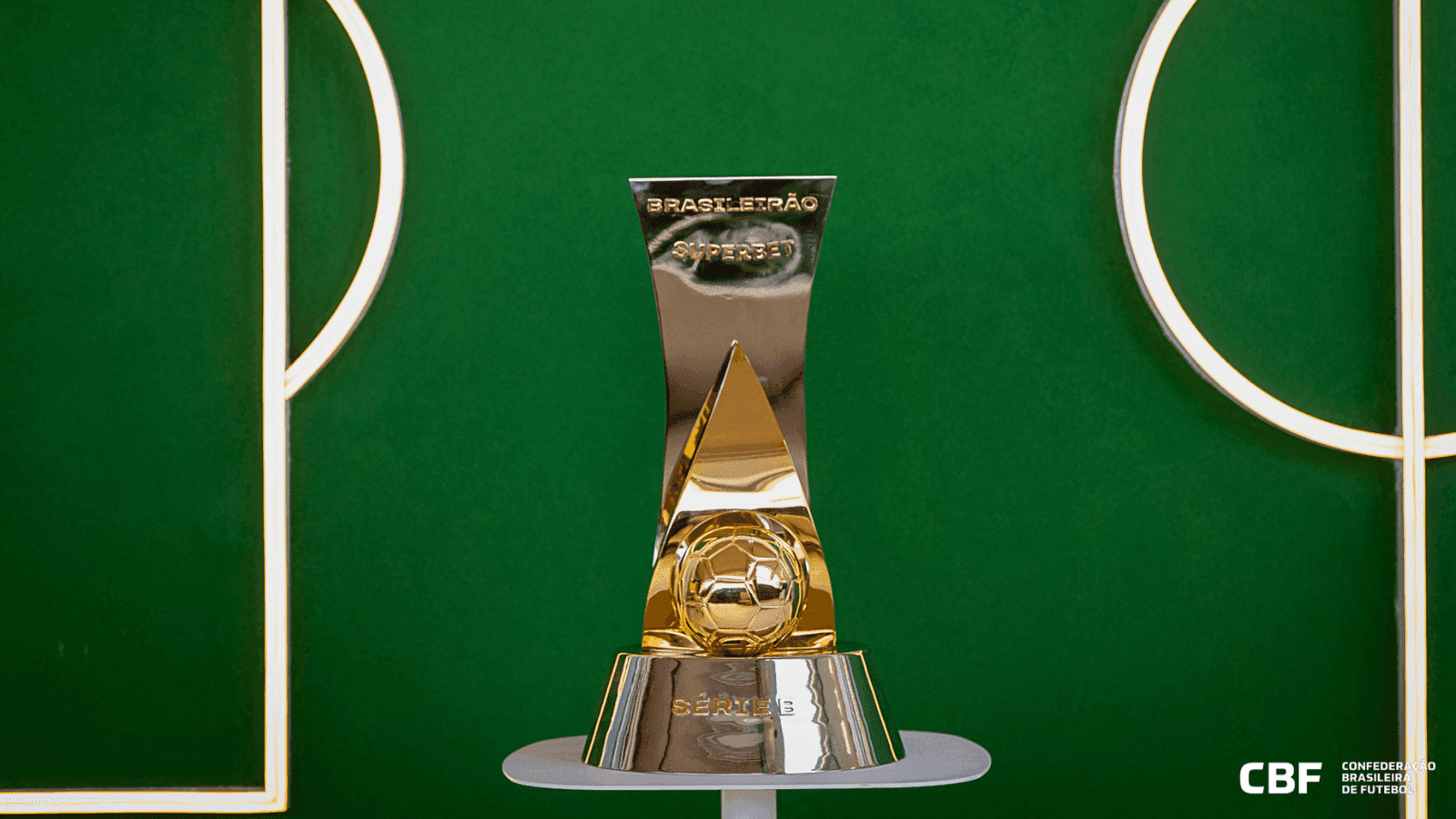 CBF divulga troféu da Série B