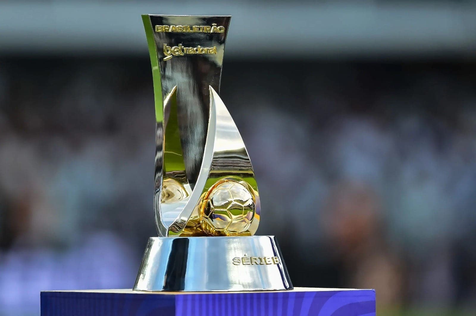 Coritiba é o único promovido, mas ainda pode perder o título para o Athletico - que nem mesmo garantiu a promoção