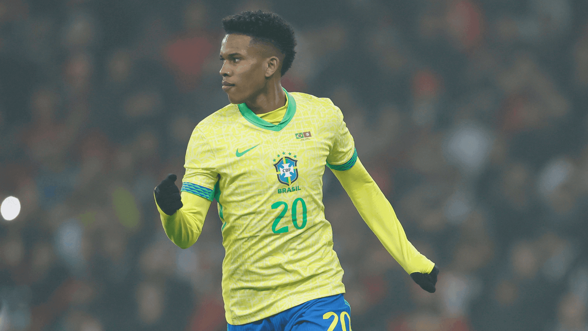 Estêvão comemora gol durante Brasil x Tunísia
