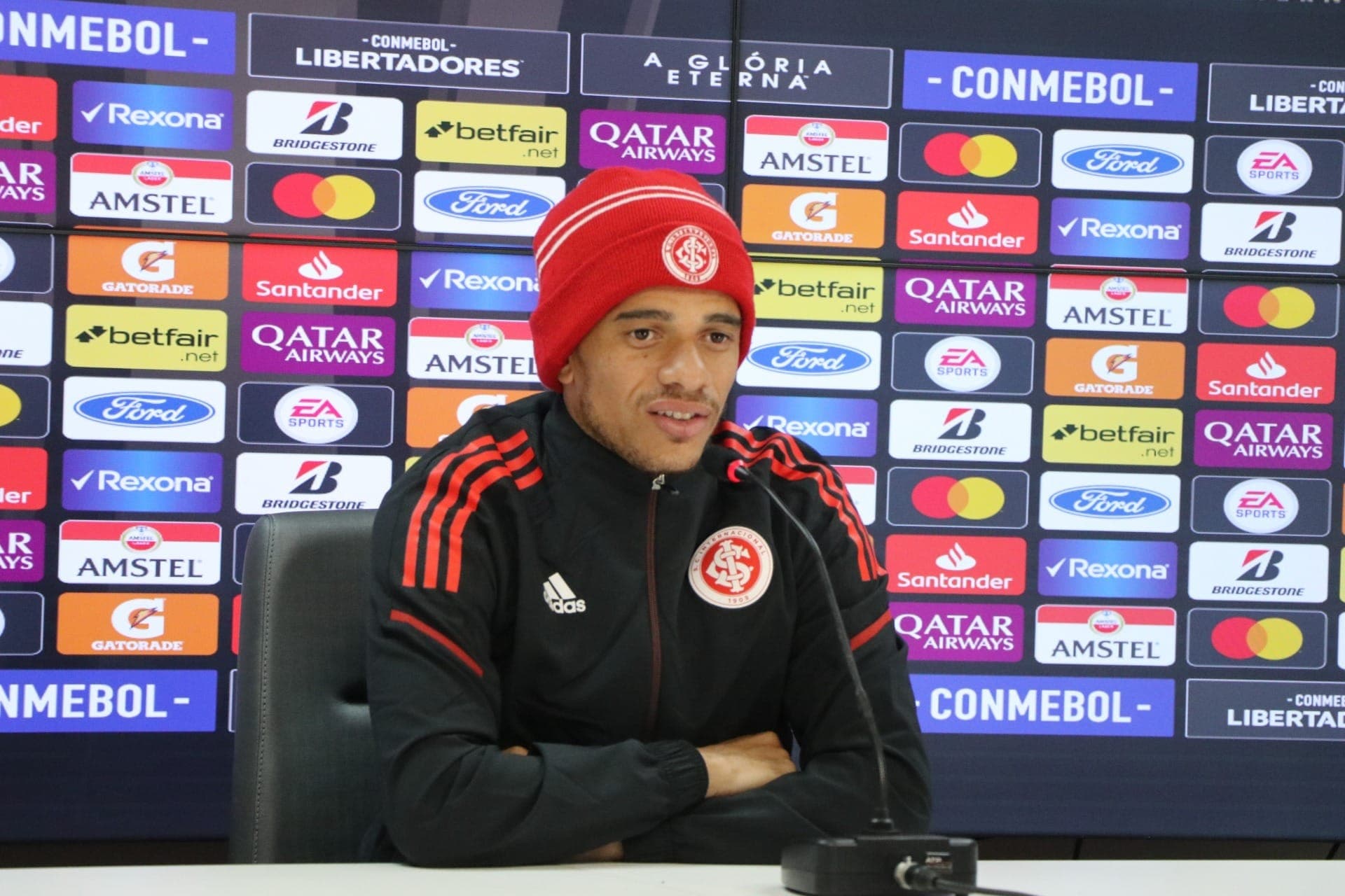 Taison durante passagem pelo Internacional
