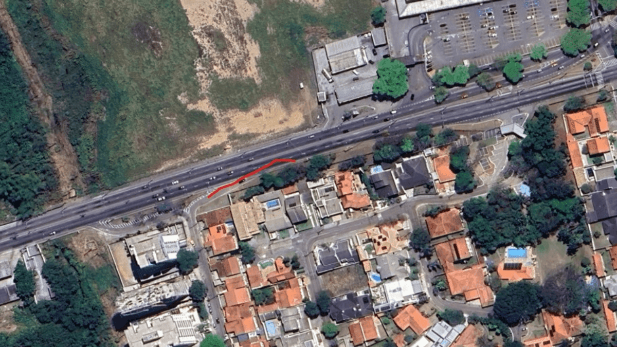 Obra interdita faixa da Av. Pedro Friggi em São José dos Campos no feriado