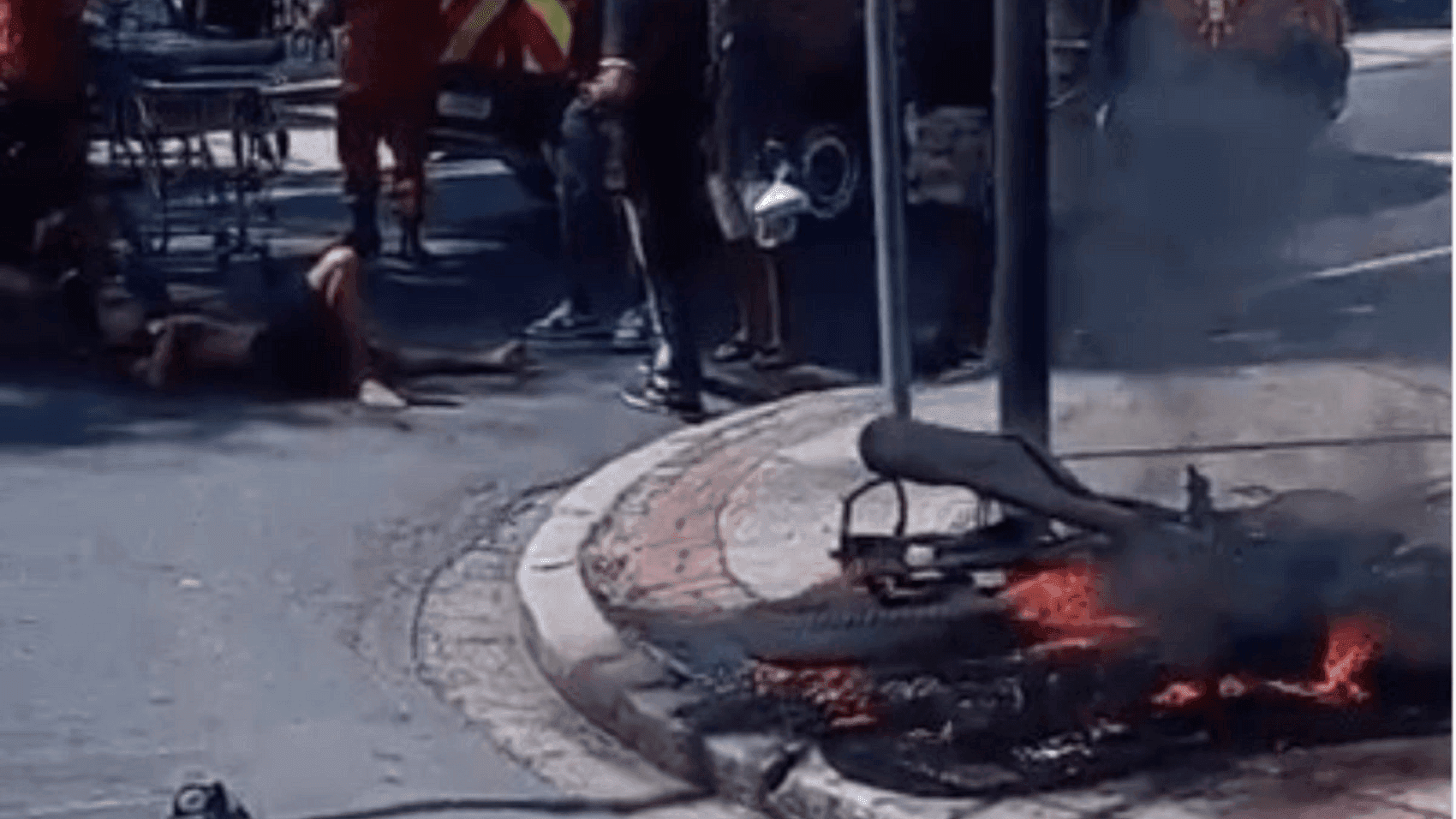 Homem que se acidentou fugindo de assalto