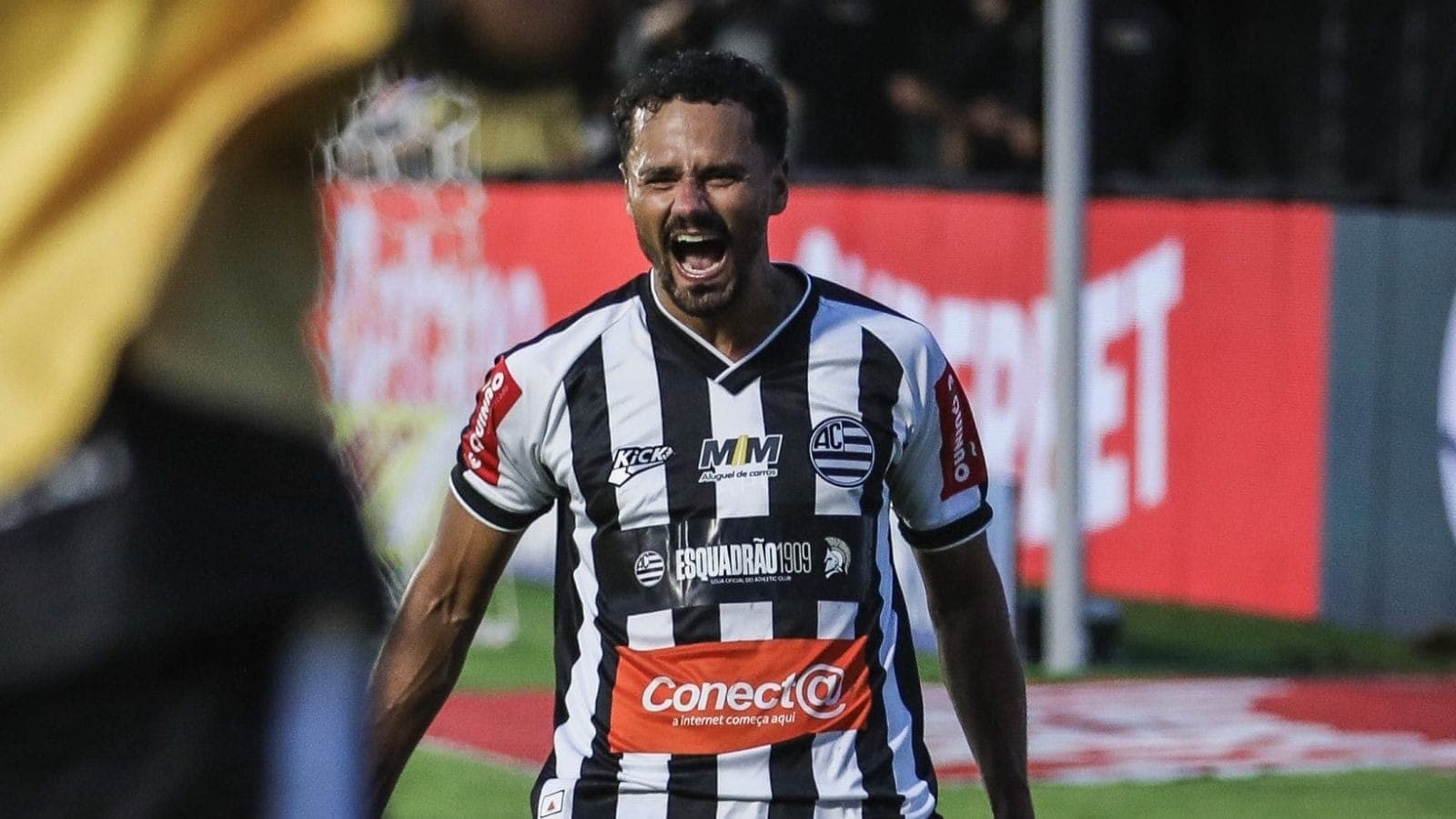 Alessio, herói do Athletic na Série B