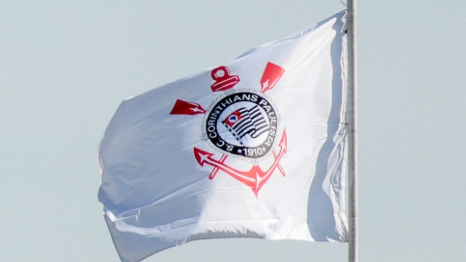 Bandeira do Corinthians no CT Joaquim Grava
