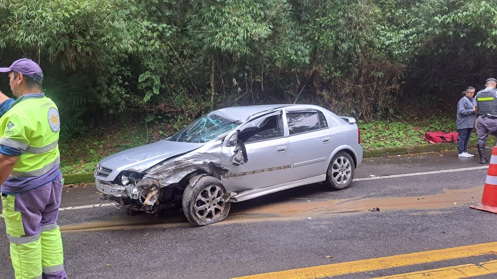Acidente ocorreu no alto da serra da rodovia