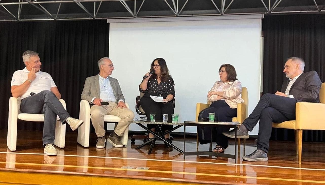Mesa-redonda foi destaque na quarta-feira