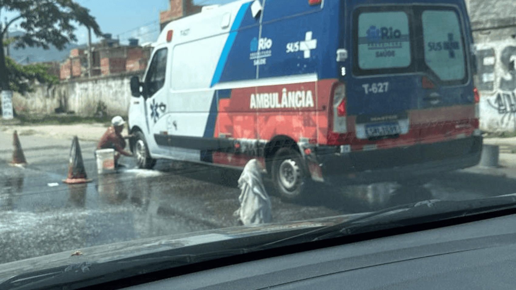 Ambulância do SUS em estabelecimento ilegal