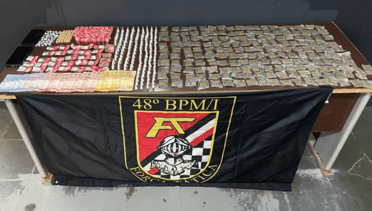 Suspeitos são presos e drogas apreendidas 