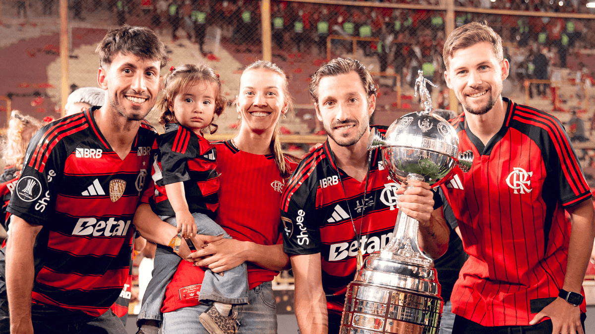 No Flamengo, Matías Viña provoca Palmeiras