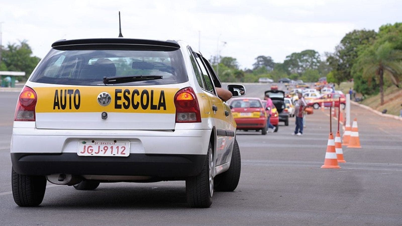 Autoescolas não serão mais obrigatórias