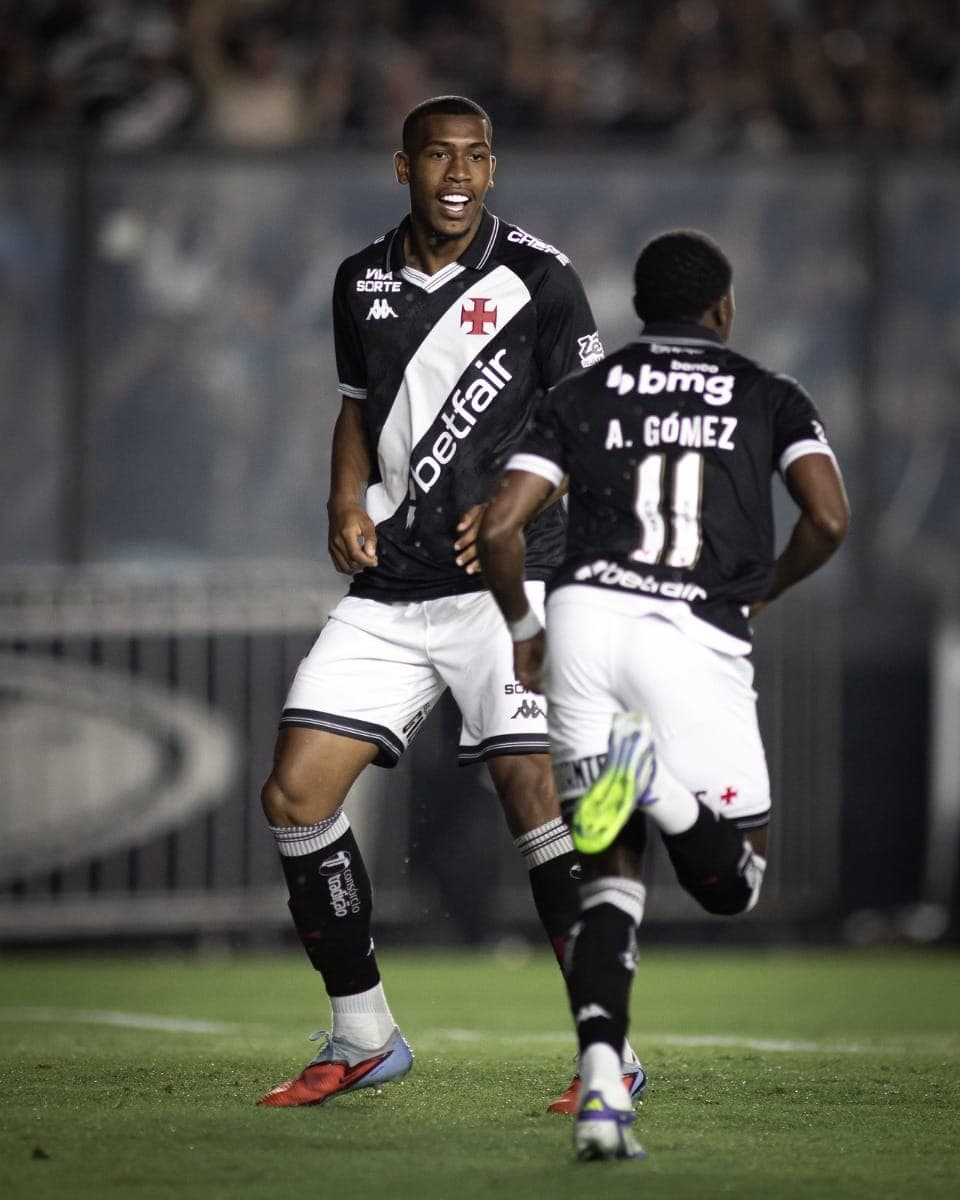 Rayan, atacante do Vasco