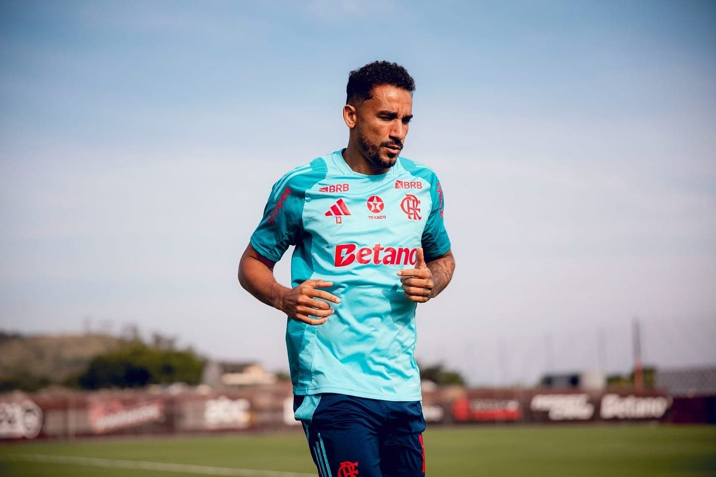 Danilo em treinamento no Ninho