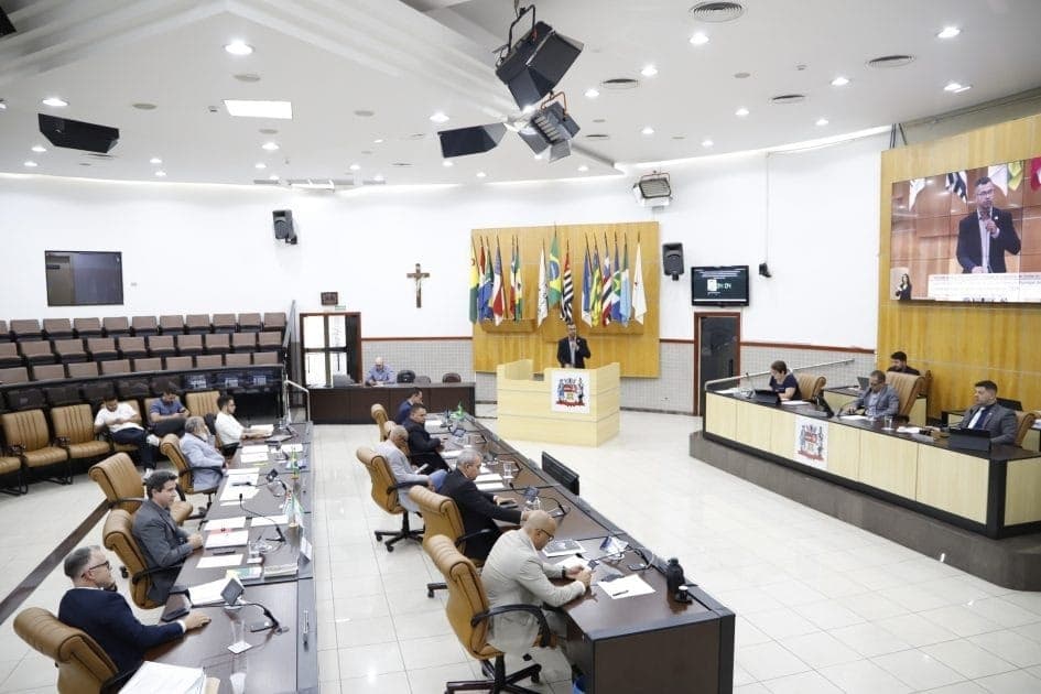Câmara de Jacareí aprova orçamento de R$ 2,267 bilhões para 2026