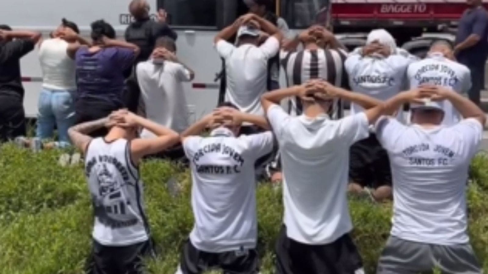 Torcedores do Santos detidos pela polícia em SC