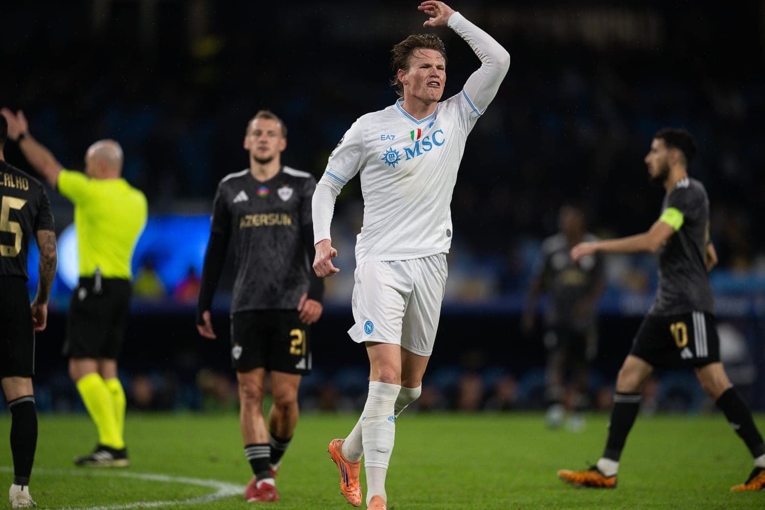 Mctominay é destaque do Napoli