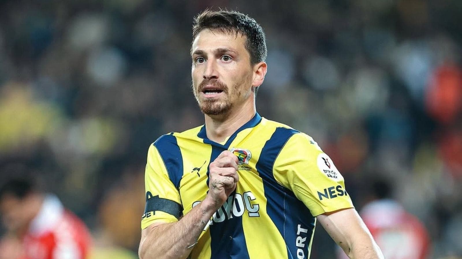 Mert Hakan Yandaş, capitão do Fenerbahçe
