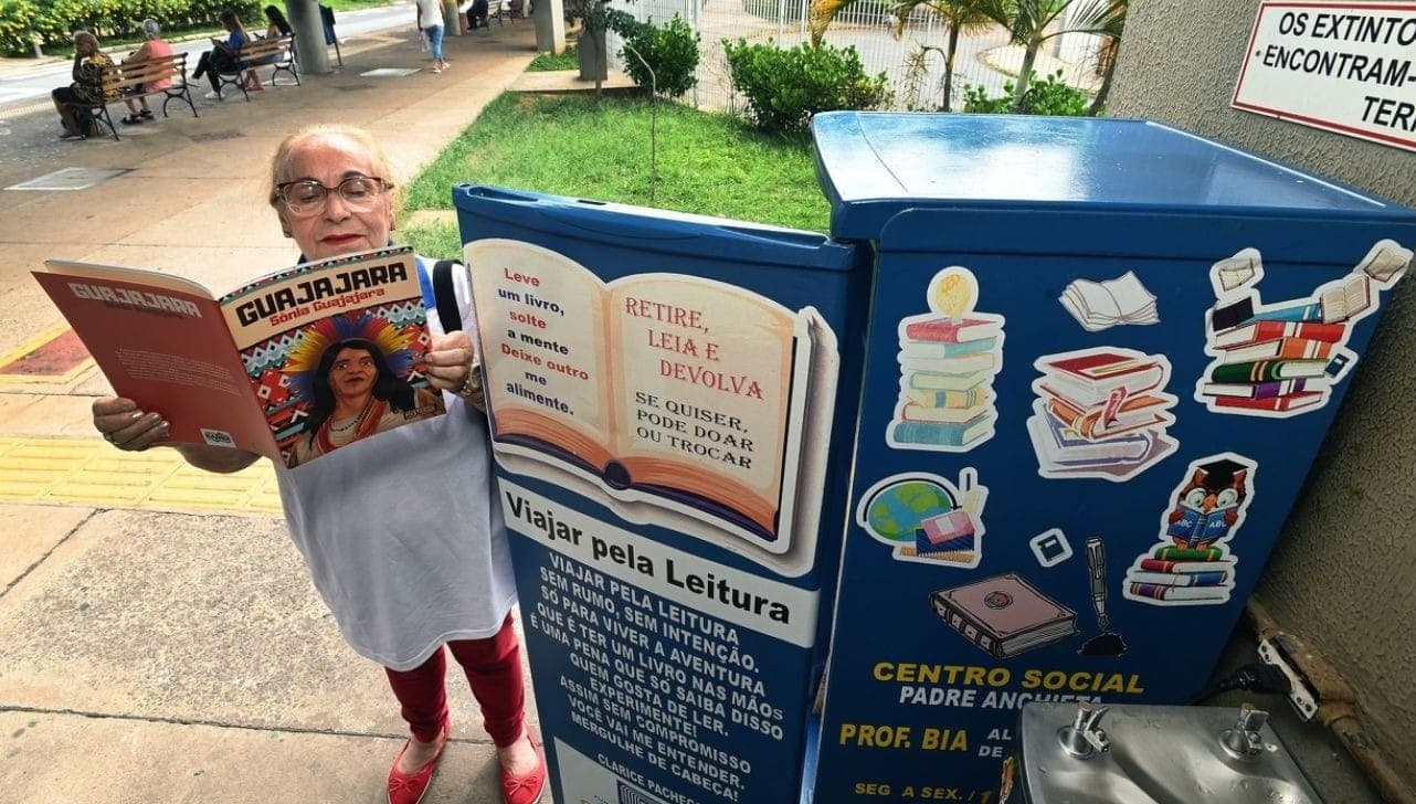 A população também pode doar livros 