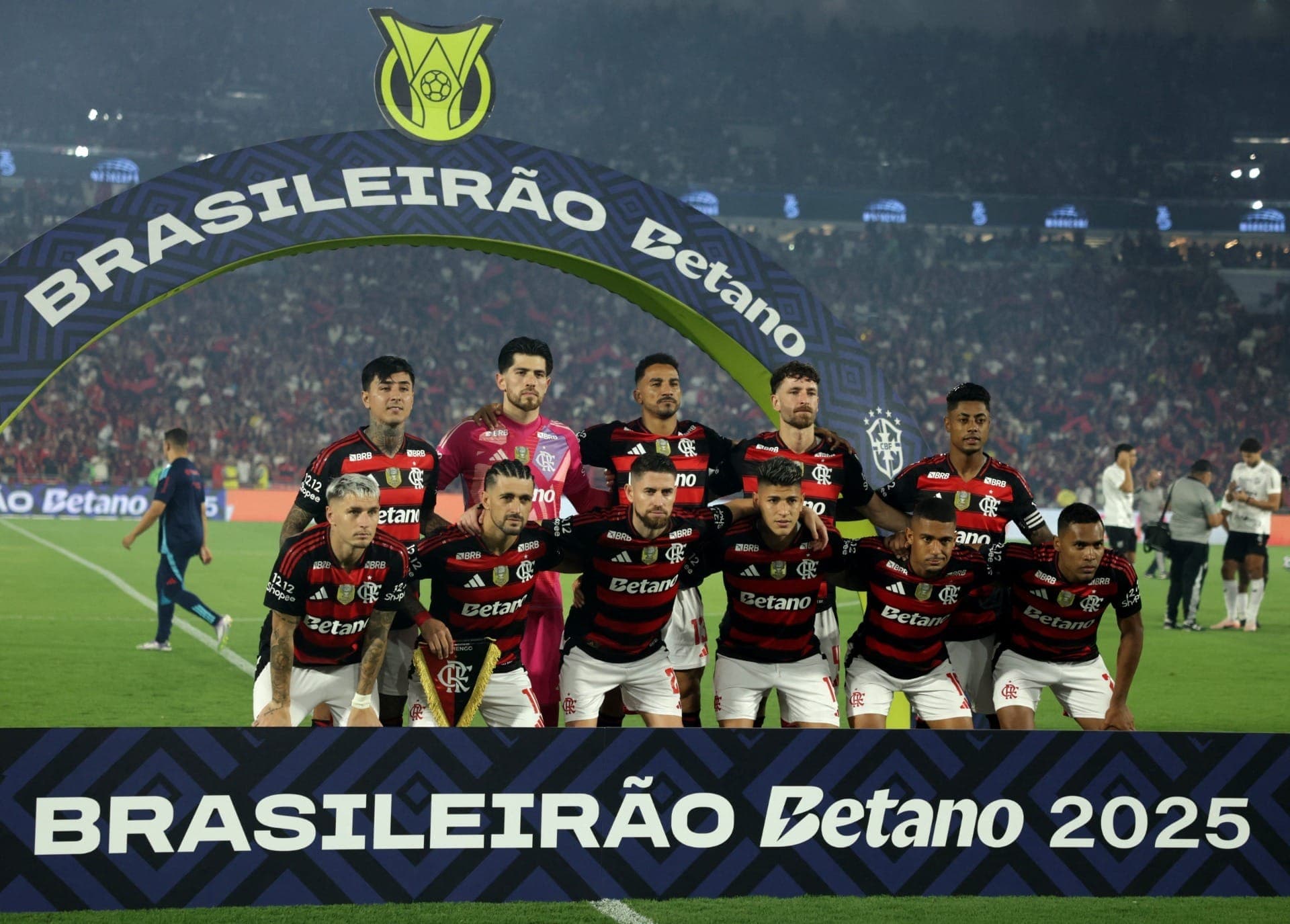 Elenco do Flamengo antes do jogo contra o Ceará