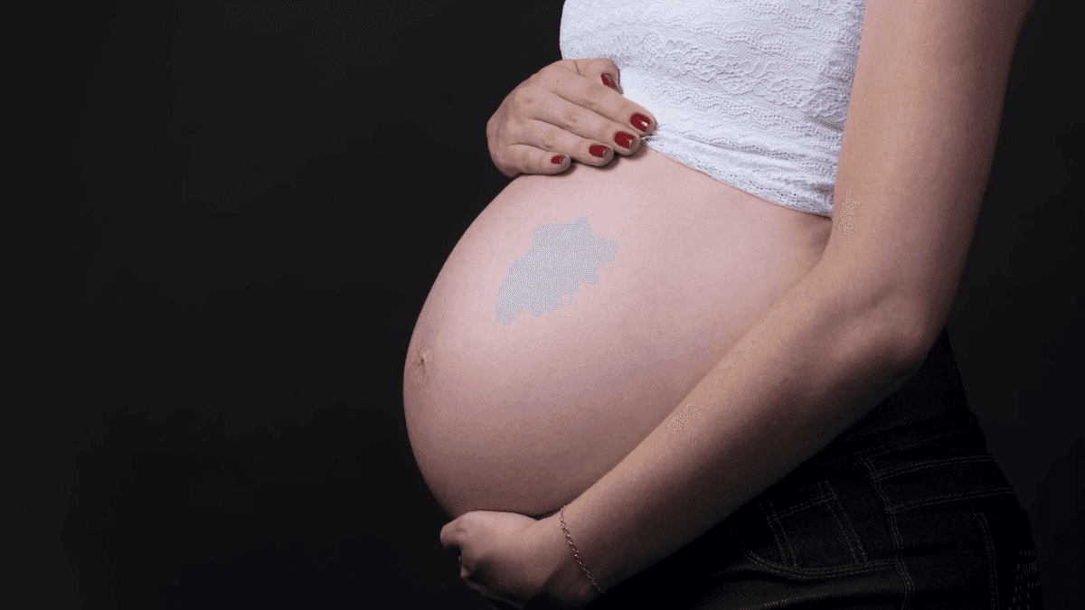 Empregada doméstica grávida: conheça o direito à estabilidade e licença