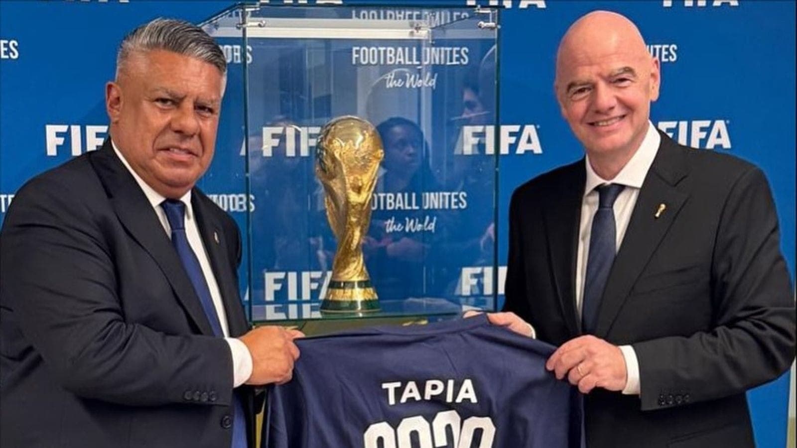 Chiqui Tapia e Infantino, presidente da FIFA