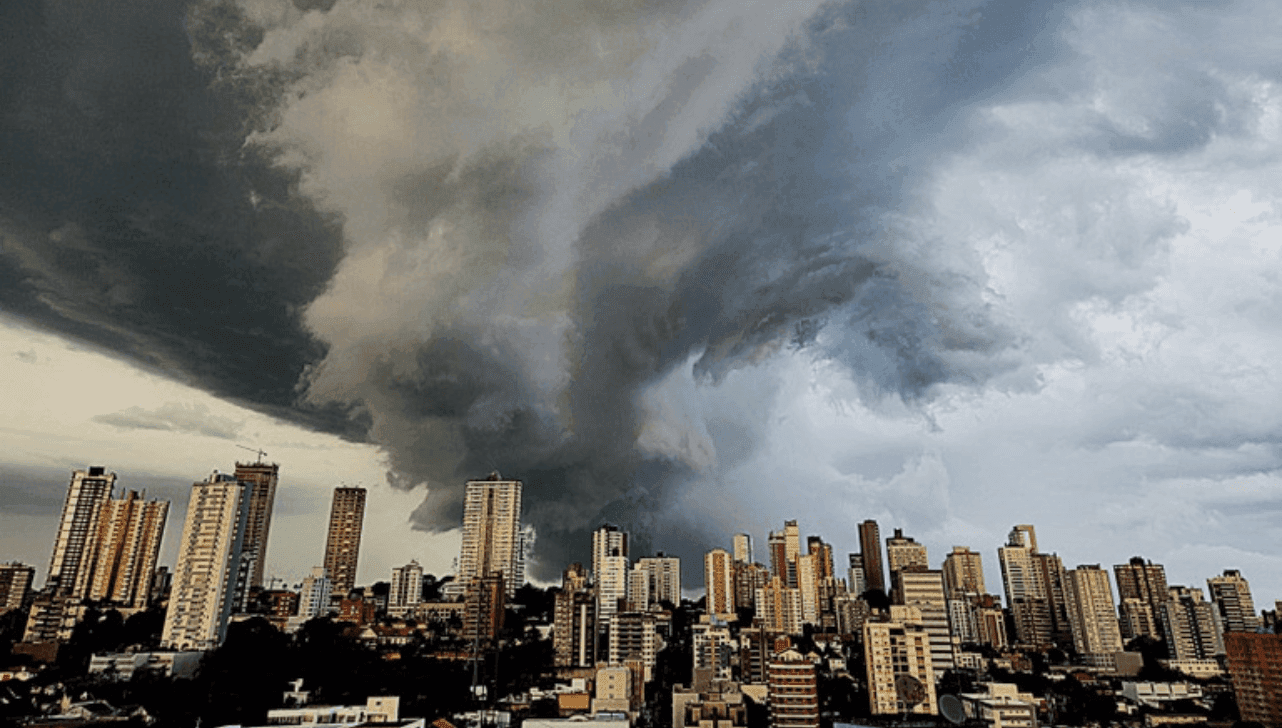 Inmet emite alerta para chuvas intensas no Vale do Paraíba 