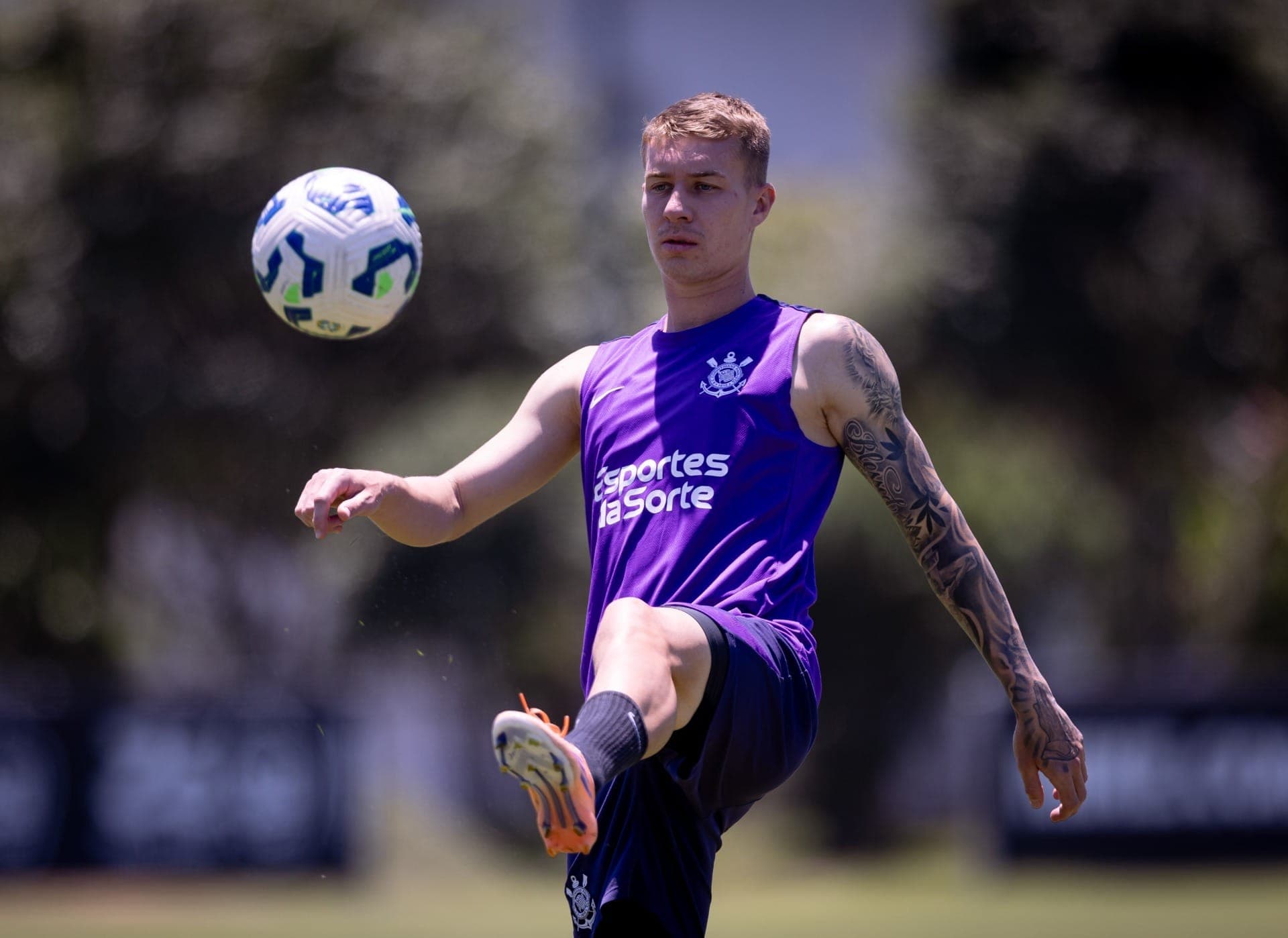 Charles, volante do Corinthians