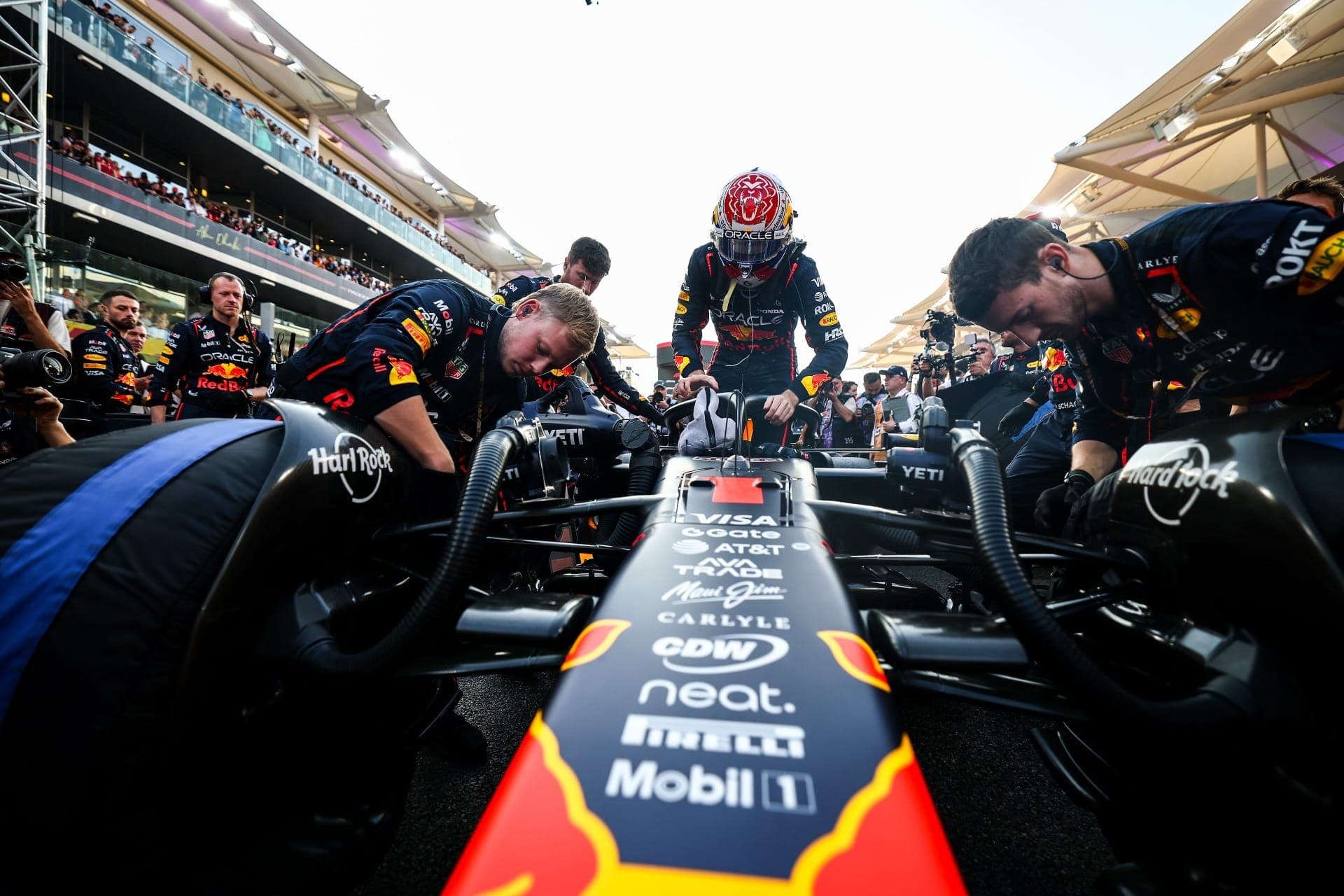 GP de Abu Dhabi 2025 foi o último do holandês com o número 1 no carro