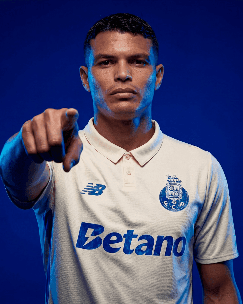 Thiago Silva reforça o Porto aos 41 anos