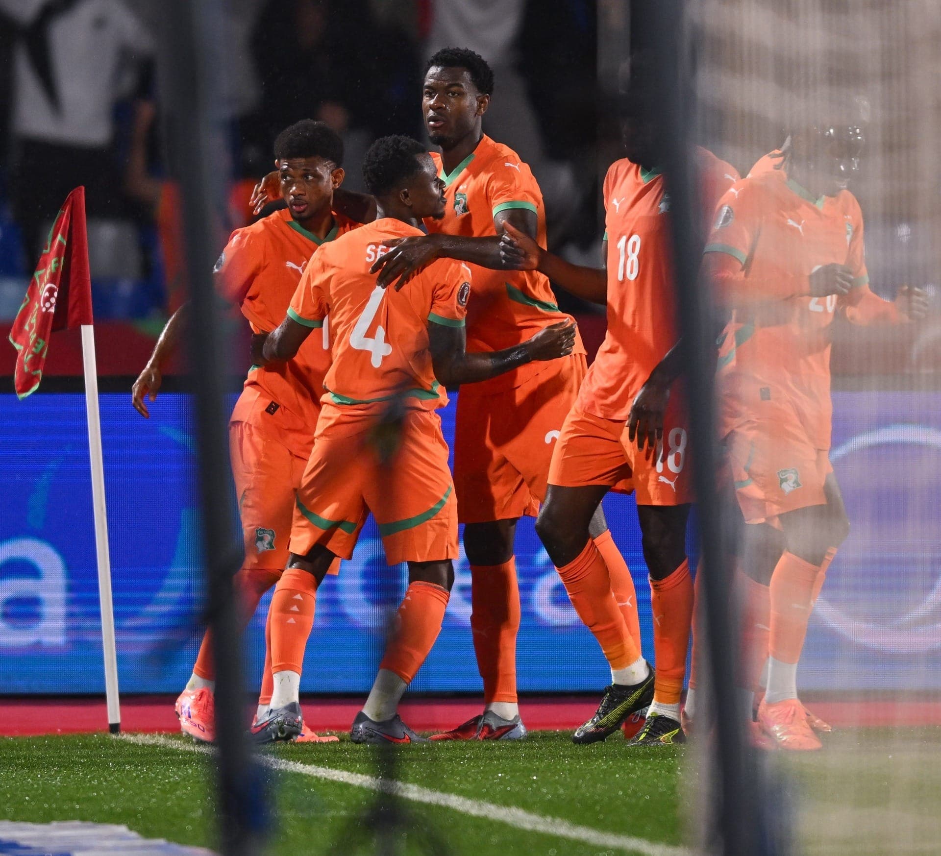 Costa do Marfim comemora gol de Diallo