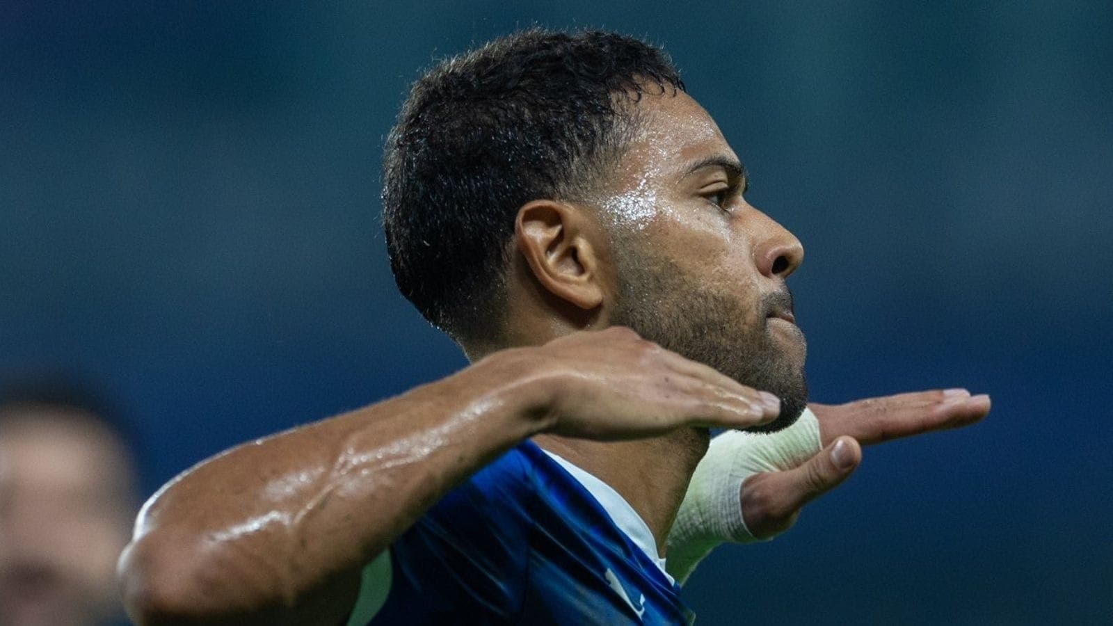 Renan Lodi em ação pelo Al Hilal