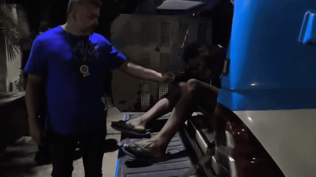 Pai e filho são presos por manter idoso em cárcere privado em Cabo Frio