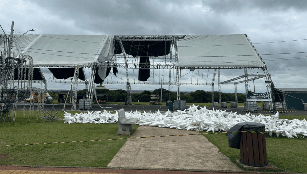Chuva destruiu a estrutura do evento 