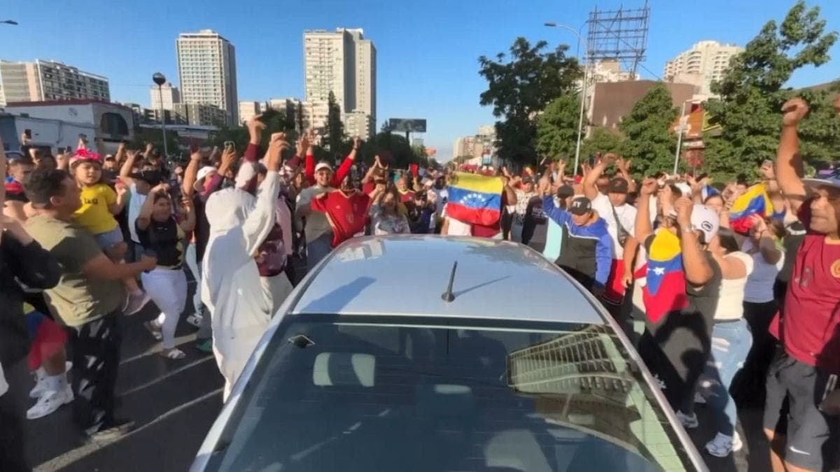 Venezuelanos comemoram prisão de Maduro