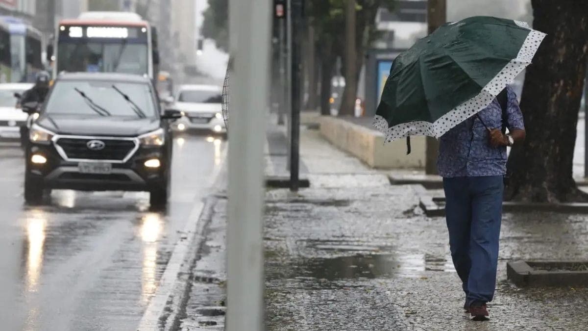 Temporais causam danos em 16 cidades do RS e Pelotas registra tornado