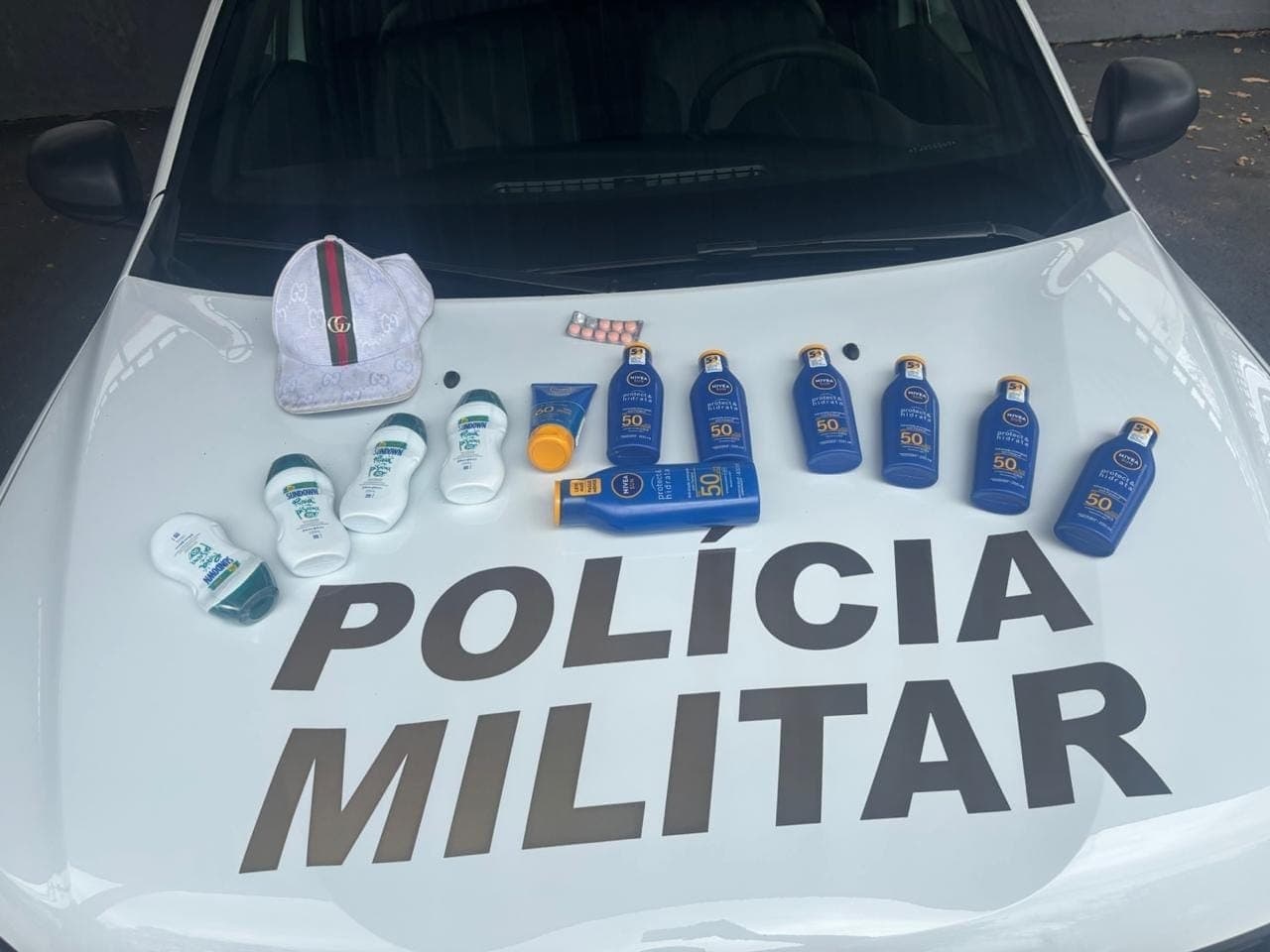 Homem é preso após roubar protetores solares de farmácia em São José