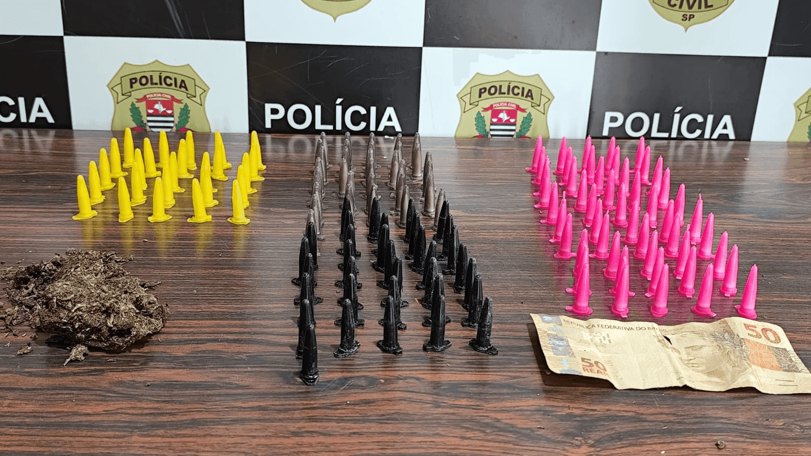 As drogas foram apreendidas na casa do suspeito