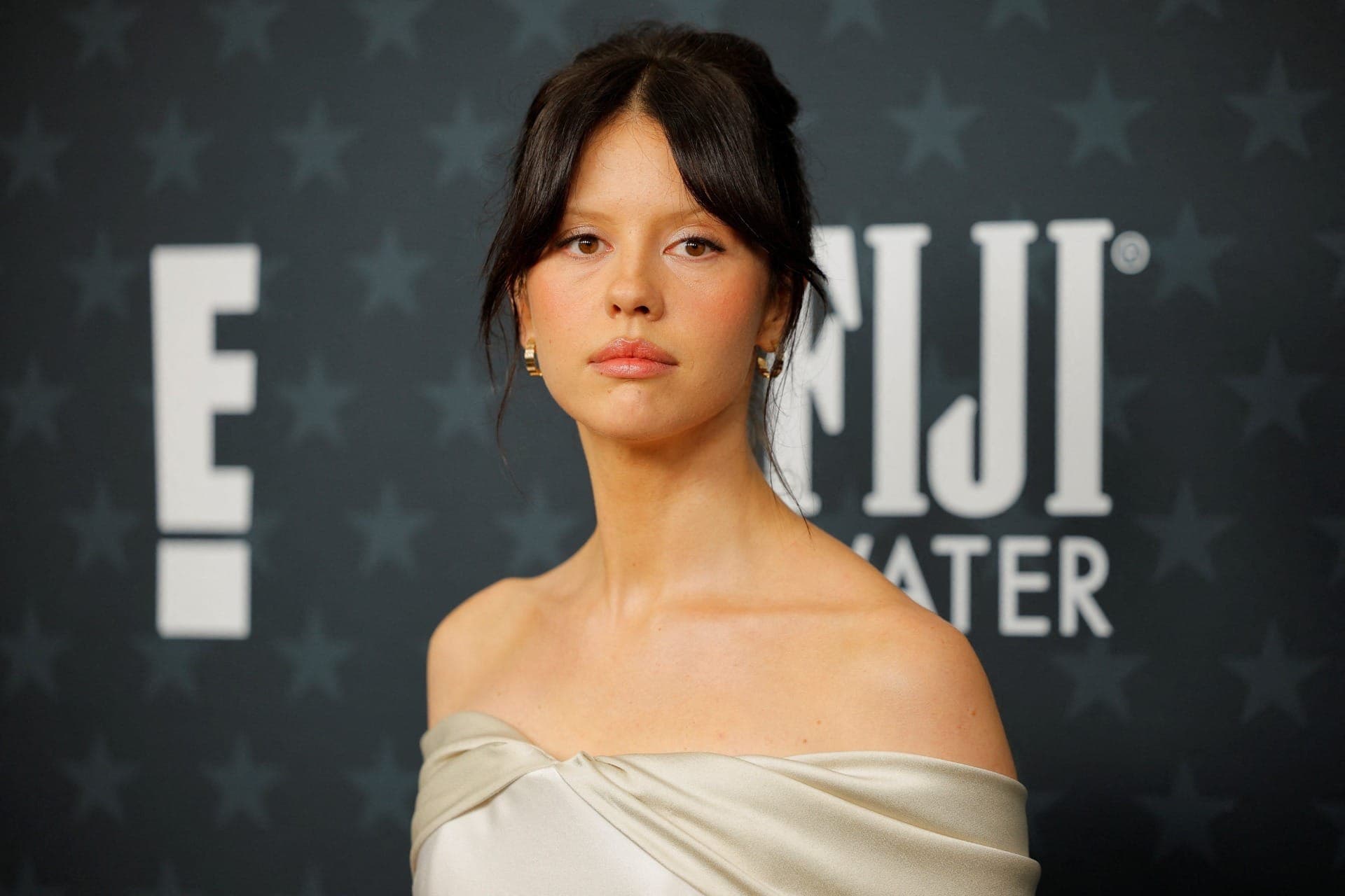 Mia Goth é neta da brasileira Maria Gladys