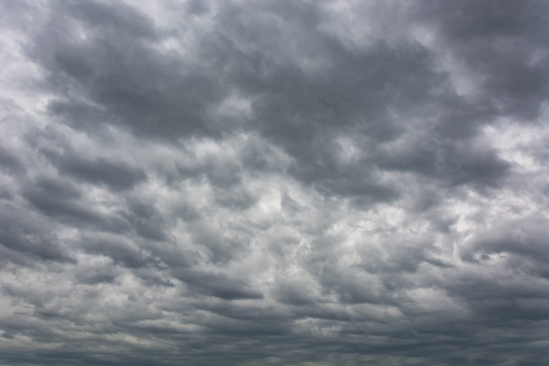 Defesa Civil alerta para frente fria e chuva no estado no fim de semana