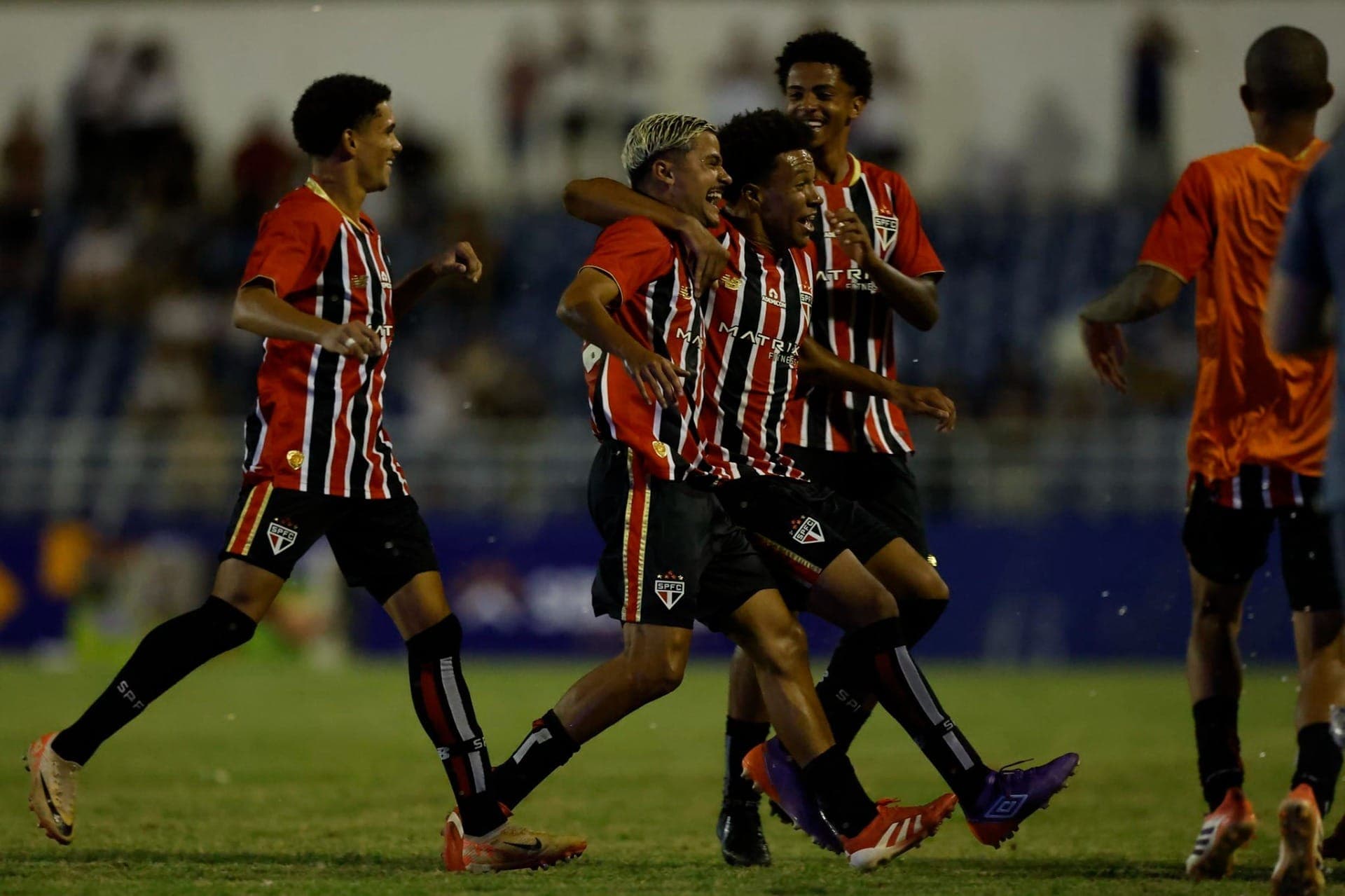 São Paulo venceu o Real Soccer na Copinha e avançou de fase