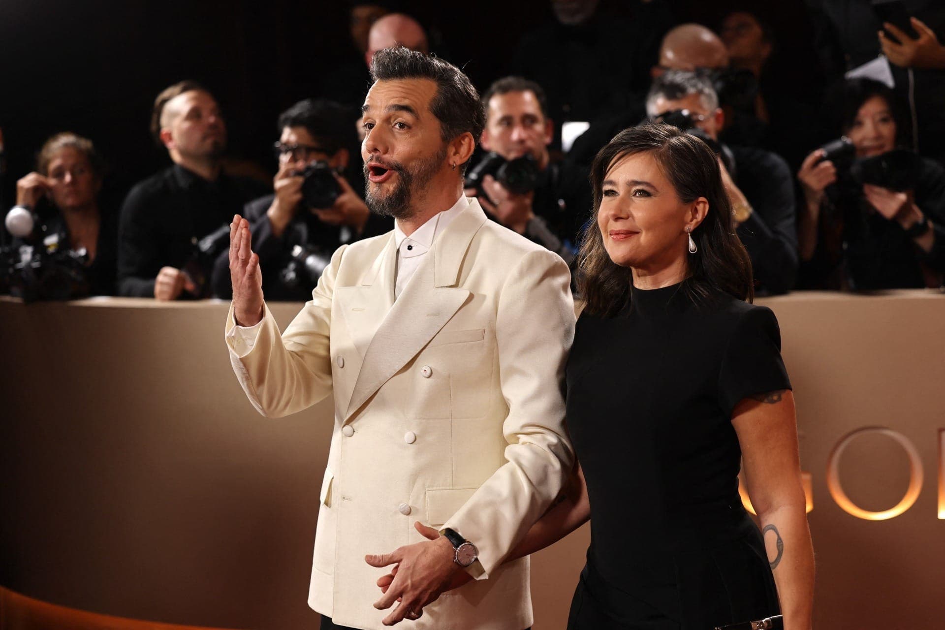 Wagner Moura com Sandra Delgado