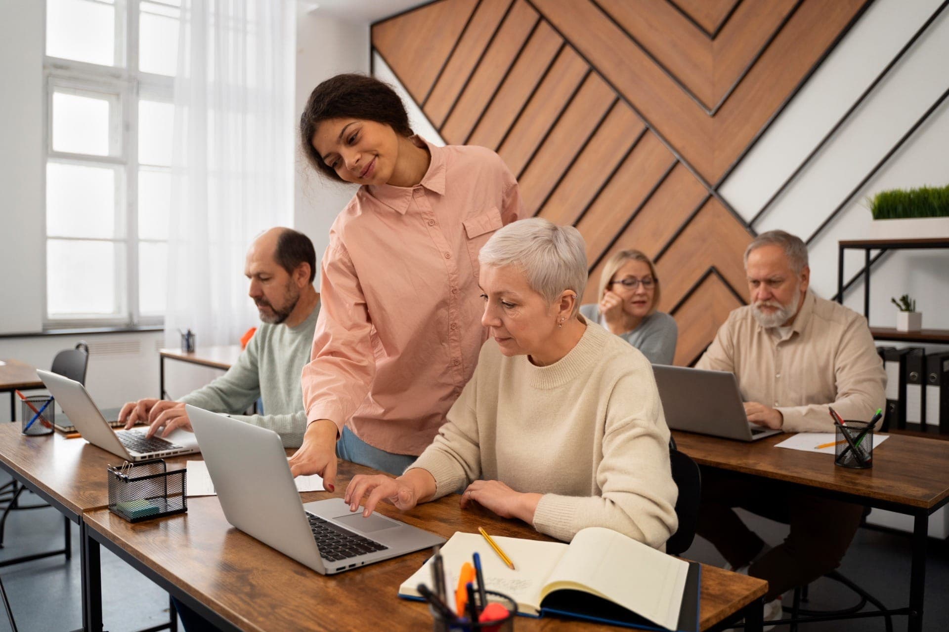 Cursos para público 60+ estão com inscrições abertas em Jacareí