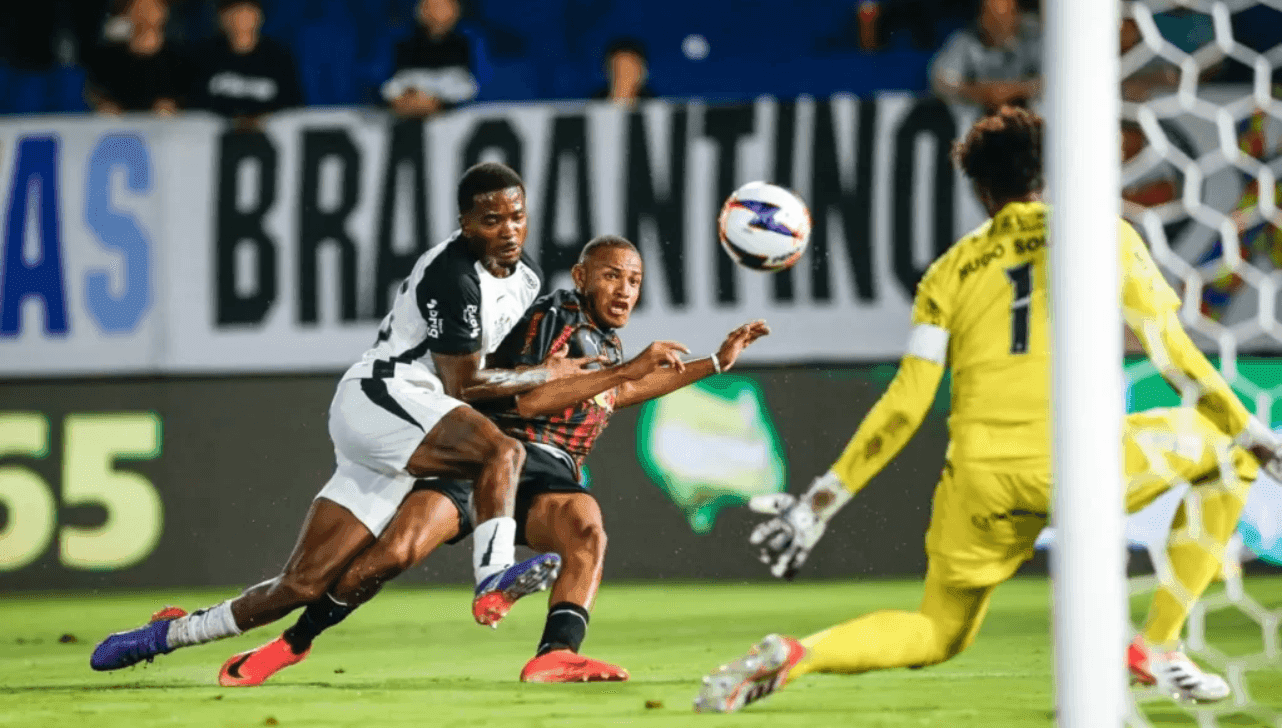 Bragantino derrota Corinthians